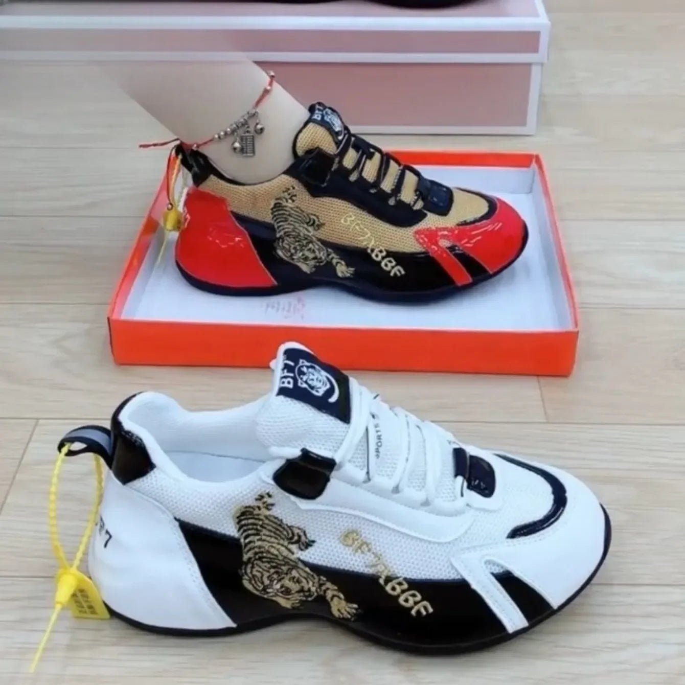 Women Sports Shoes Auspicious Tiger Embroidery Breathable Platform Shoes Women Sneakers Low-top Matching Lace-up Woman Tenis