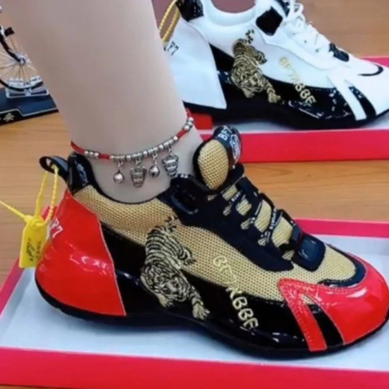 NEW Women‘s Sports Shoes Auspicious Tiger Embroidery Breathable women Sneakers  Breathable Low-top Matching Lace-up Women Tenis